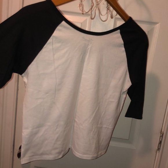 🌹Super Cute ‘The Rolling Stones’ T-Shirt! - Picture 7 of 7